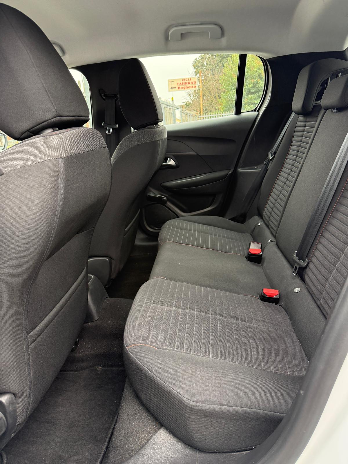 Peugeot 208 - immagine 13