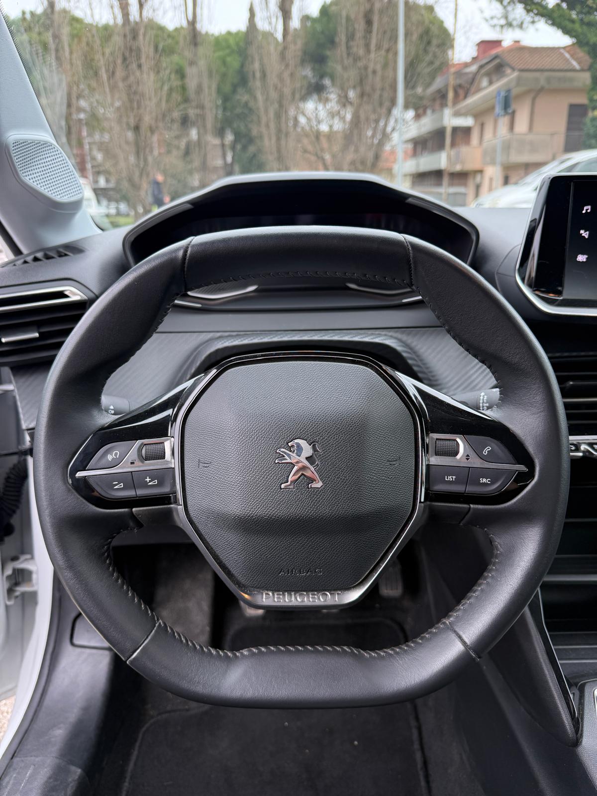 Peugeot 208 - immagine 9