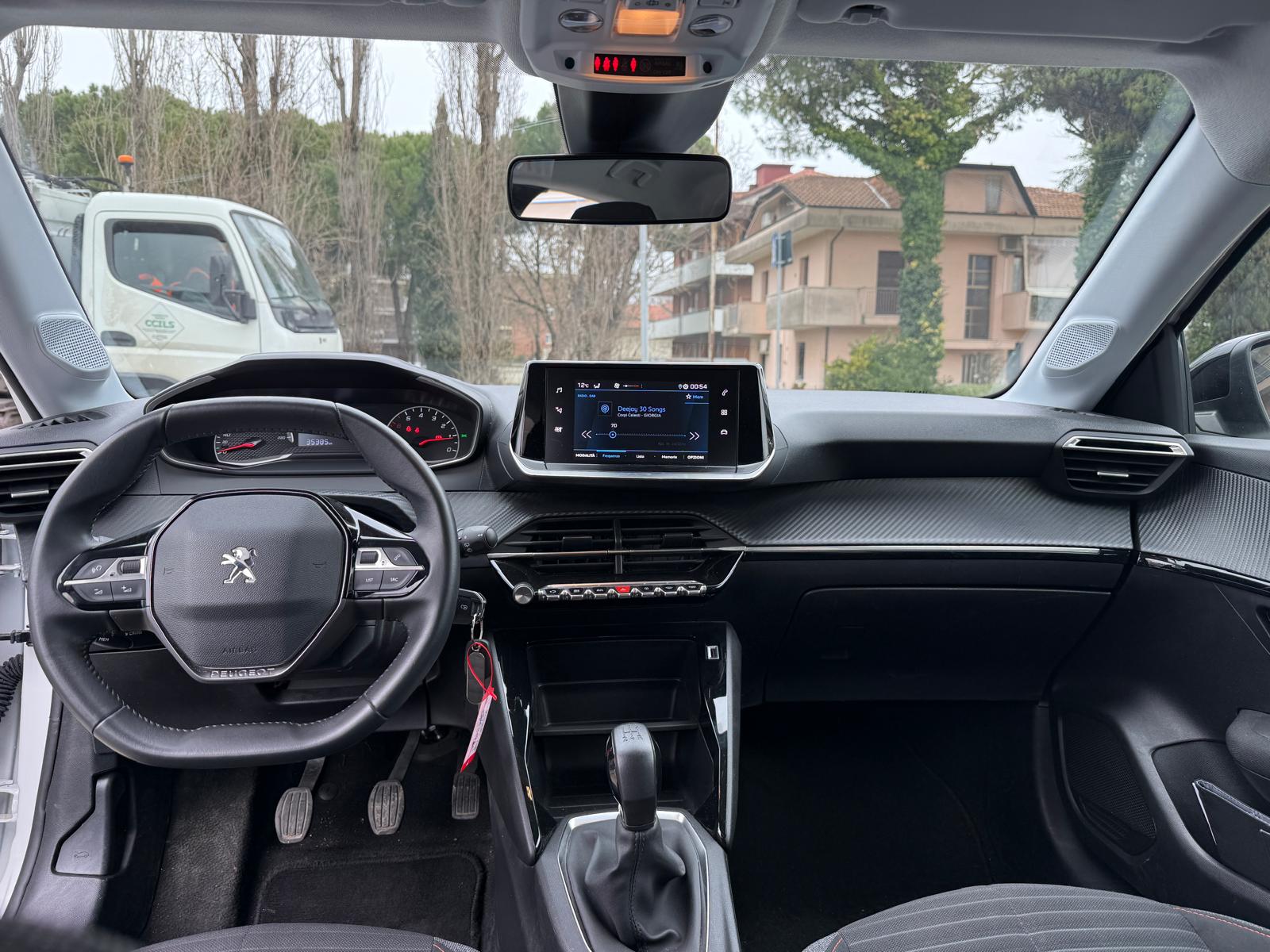 Peugeot 208 - immagine 8