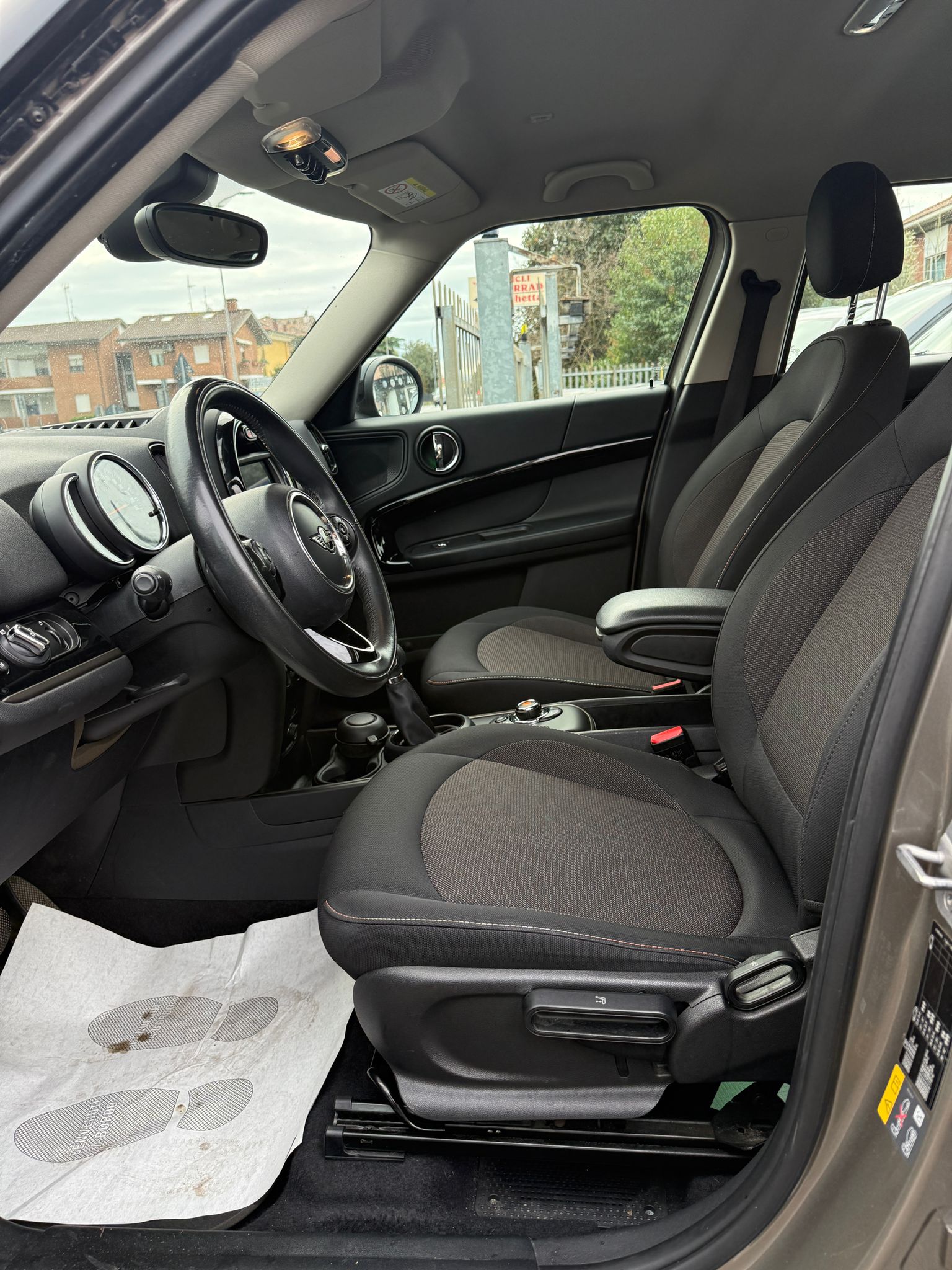 MINI Cooper SE Countryman - immagine 12