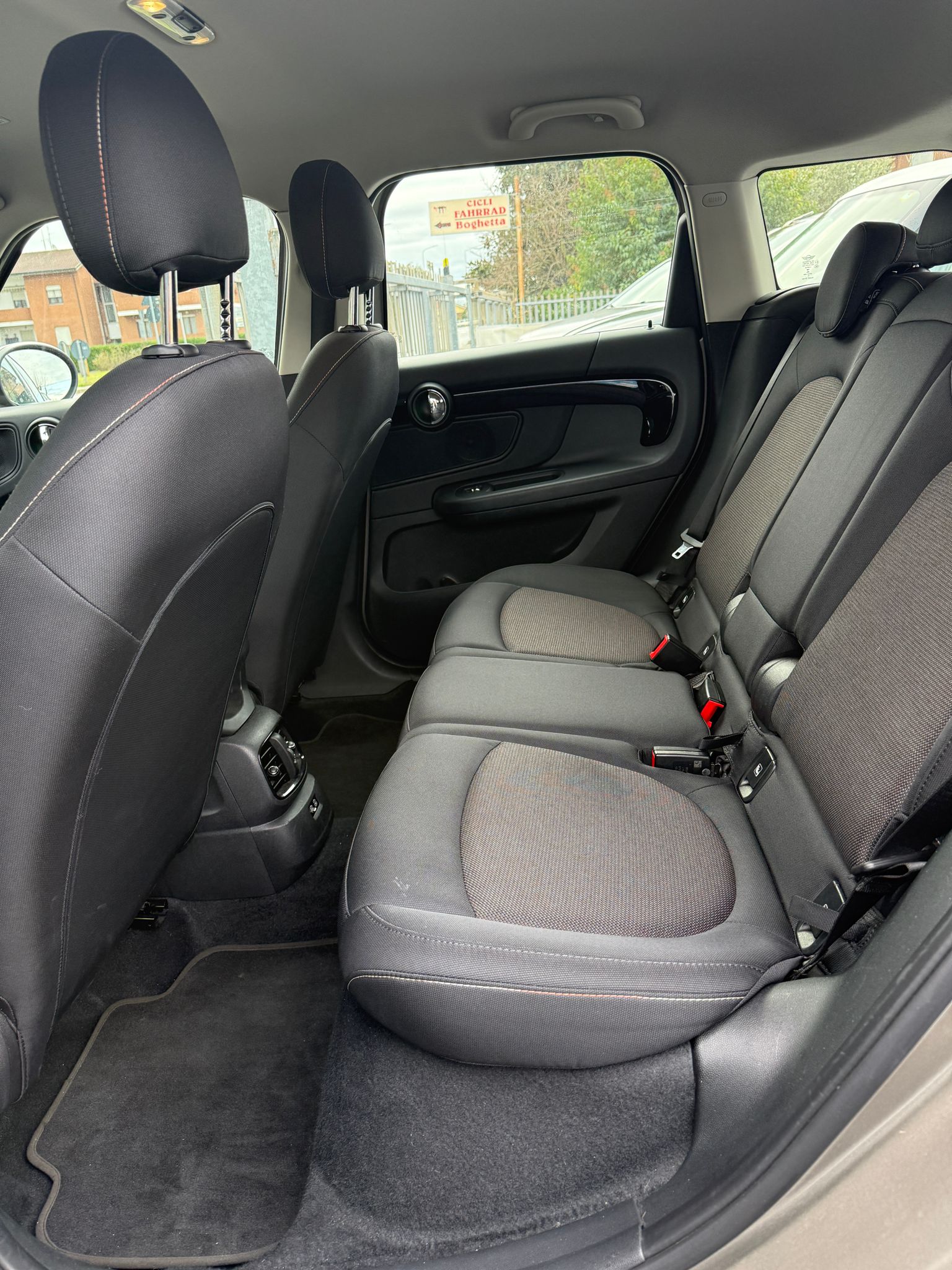 MINI Cooper SE Countryman - immagine 13