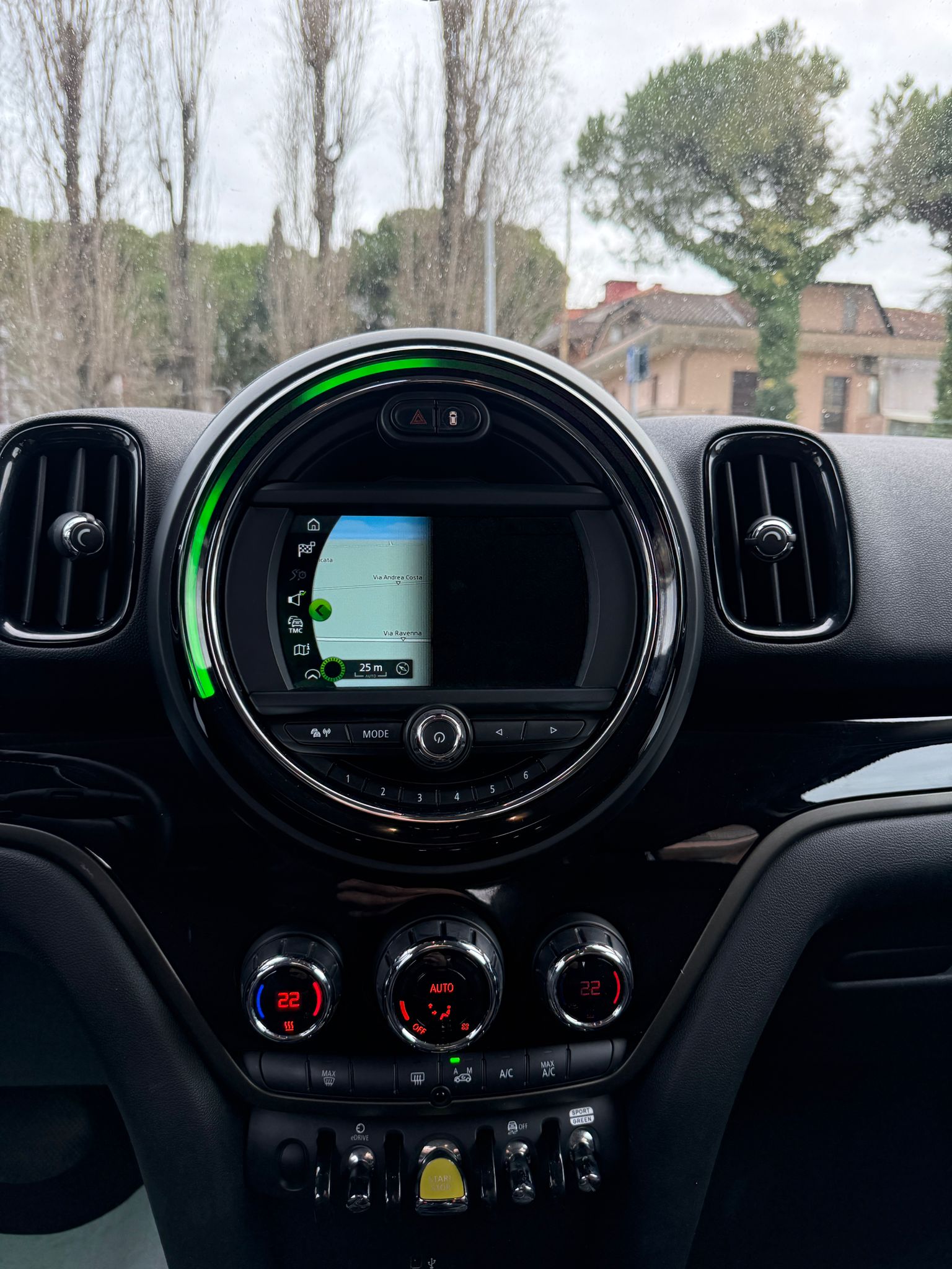 MINI Cooper SE Countryman - immagine 10